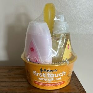 Johnson’s gift set